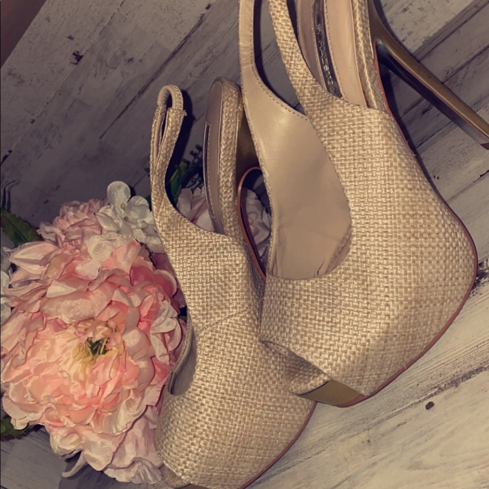 Beige & Gold ……. H BY HAILSTON……  Heels